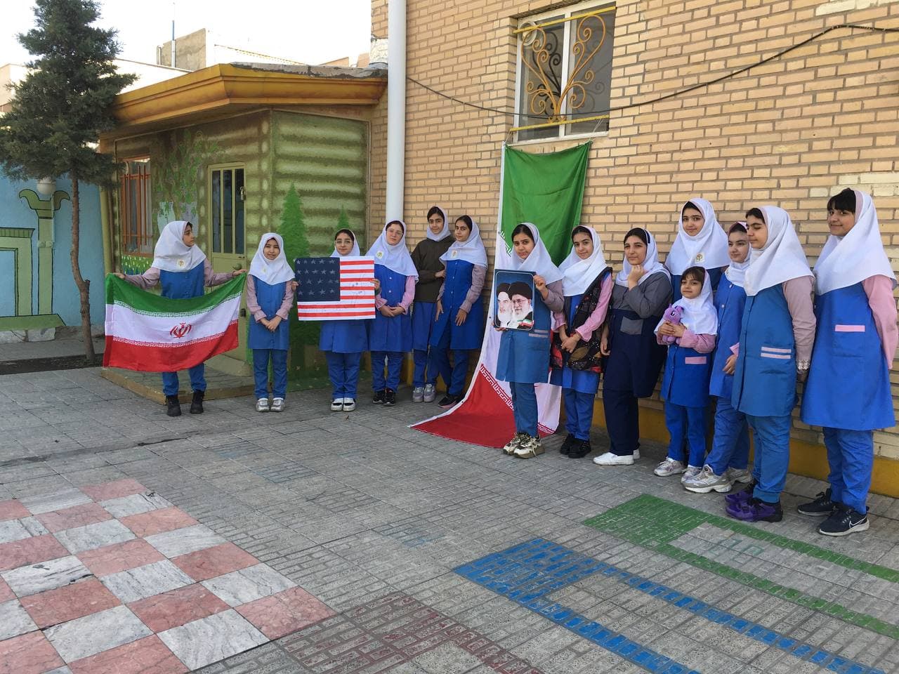 مراسم گرامیداشت دهه فجر به همراه برگزاری مسابقات و اهداء جوایز????